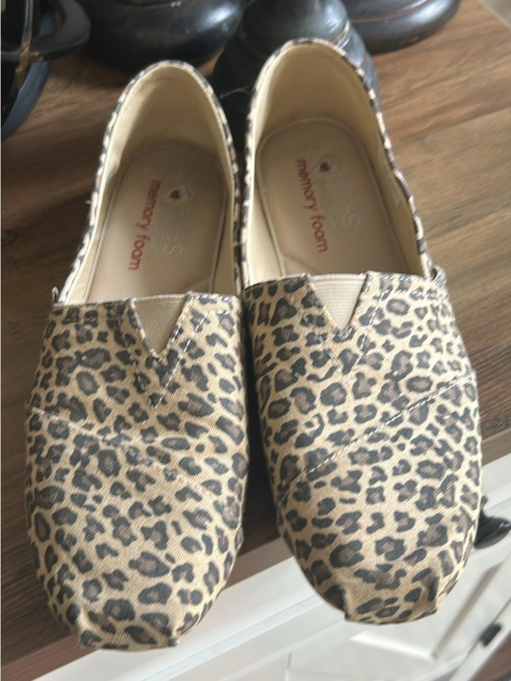 Bobs Skechers cheetah Print Slip-On Flats 8.5